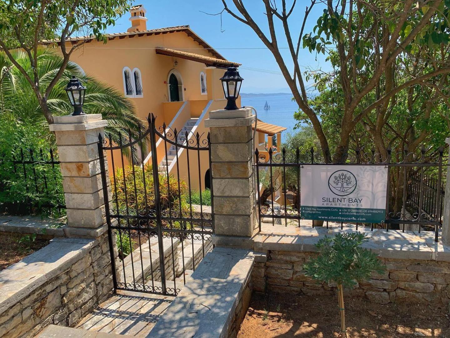 Silent Bay Apartments Katávolos 외부 사진